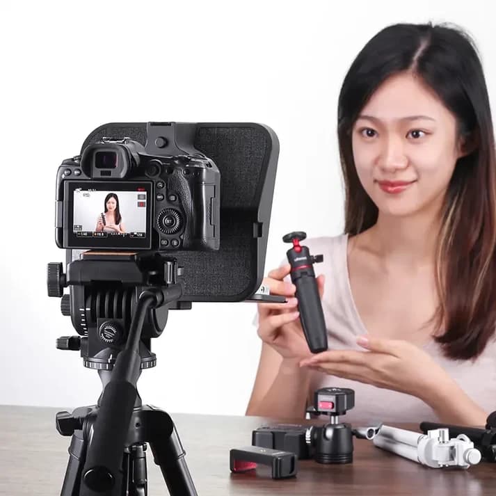 Ulanzi RT02 Foldable Teleprompter for Camera & Mobile thumbnail 2