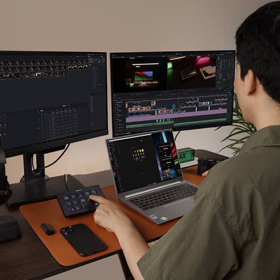 ULANZI D200H 7-in-1 Stream Controller & Hub | LCD Macro Keyboard thumbnail 5